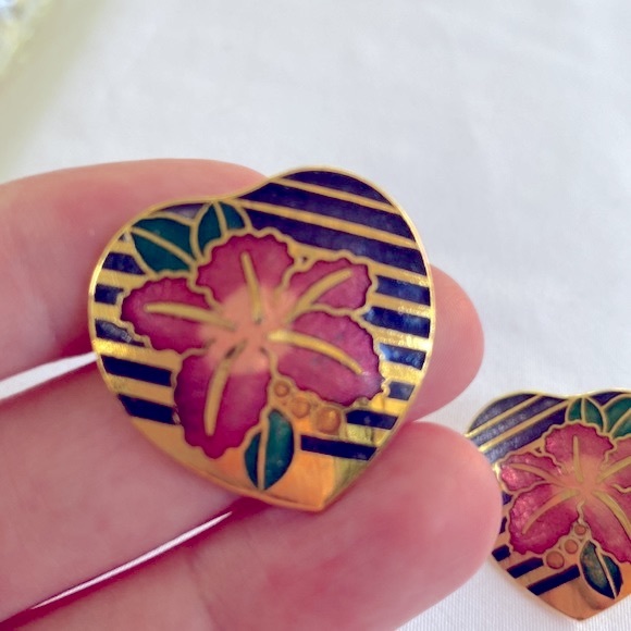 Vintage Cloisonne Heart Shaped Tiger Lilly Earrings - Picture 3 of 3